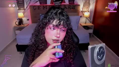 Liily online show from October 18, 9:27 pm