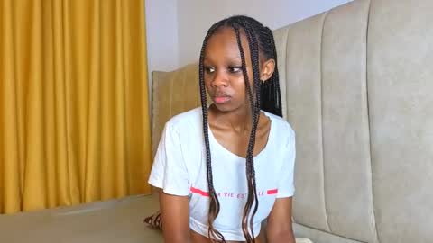 Littlevenus online show from December 16, 11:54 pm