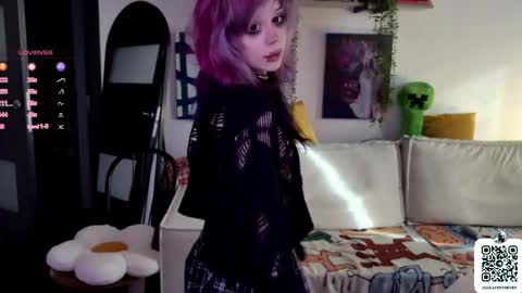 Lolly online show from September 12, 1:18 pm