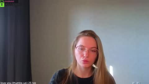 Welcome guys  Pleasure to see you all here  My name is Lysafeta and MichaelaTip menu is active Private is open  online show from September 17, 4:32 am