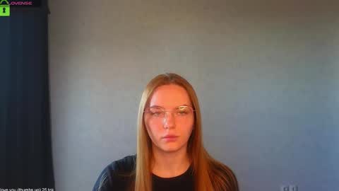 Welcome guys  Pleasure to see you all here  My name is Lysafeta and MichaelaTip menu is active Private is open  online show from September 12, 10:02 am