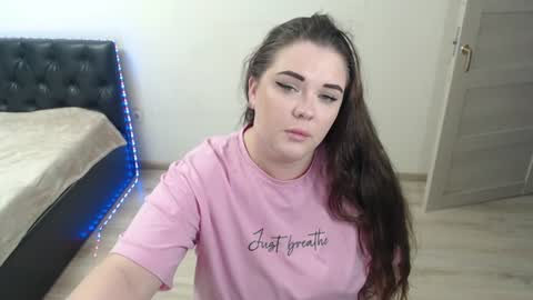 Kate online show from July 1, 3:33 pm