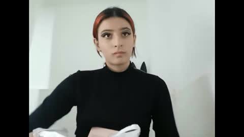 Mia-foster online show from December 5, 11:29 pm