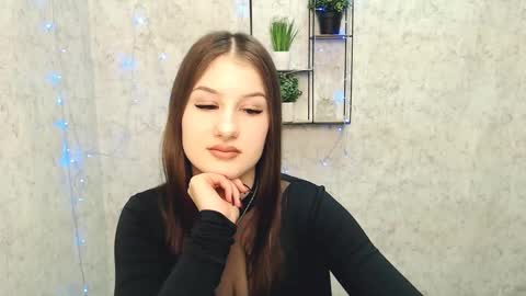 Mia online show from February 19, 2:55 pm