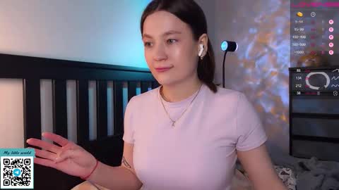 Mia with a big heart  online show from September 12, 2:02 pm