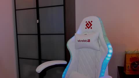 Mia with a big heart  online show from February 7, 3:45 am