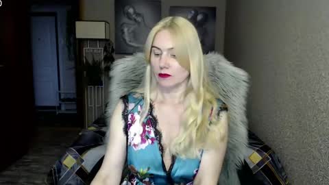 Donella    online show from March 10, 1:10 pm