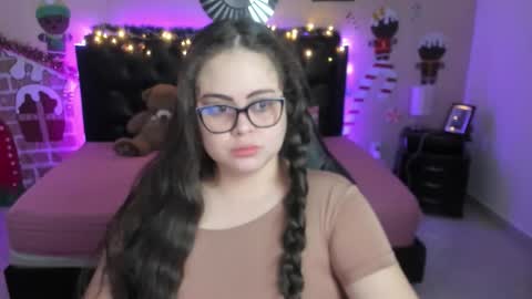 Olivia jones online show from December 22, 11:46 am