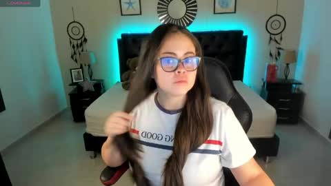 Olivia jones online show from June 2, 12:17 pm