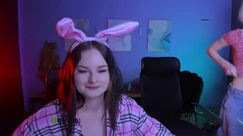 sabrina  online show from March 28, 9:53 am