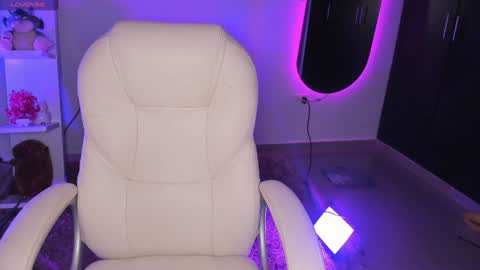   online show from January 17, 1:35 pm