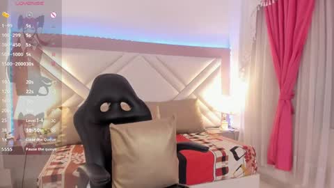 Shayra online show from April 17, 2:41 pm