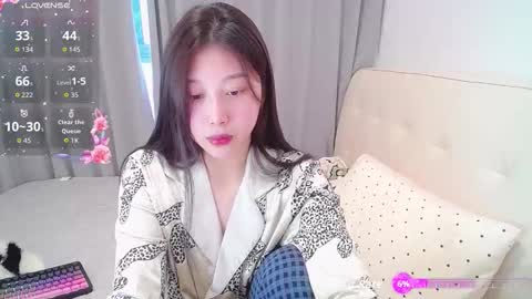 winni online show from November 19, 4:23 am