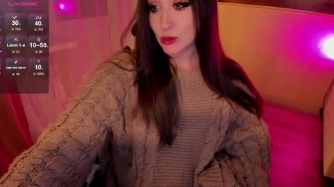 _sserendipityy_ online show from April 8, 7:16 pm