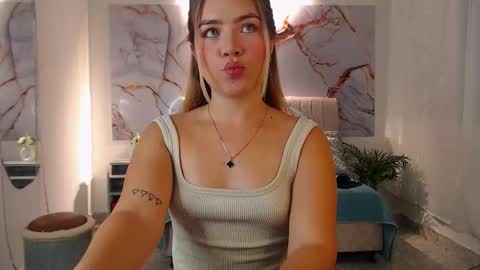 _tiffany1 online show from October 14, 7:38 pm