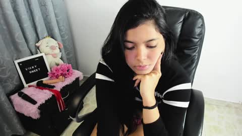 Vicky online show from December 7, 5:59 am