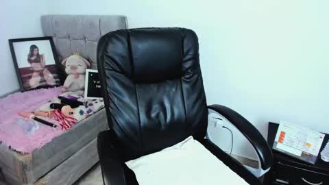 Vicky online show from February 26, 8:13 pm