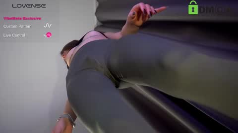 Lily online show from March 10, 8:01 pm