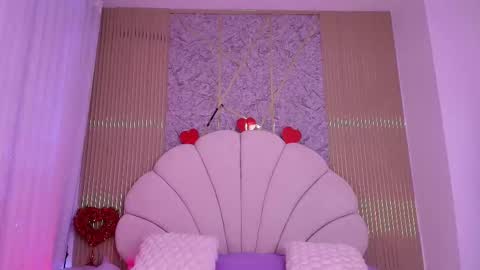 Aisha online show from March 2, 12:01 pm