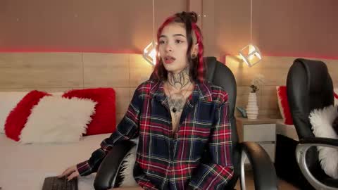 Luni  online show from February 3, 2:22 pm