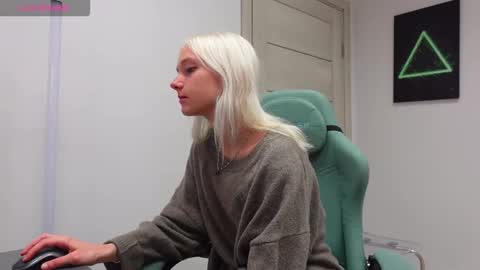 ABBY LAKER online show from September 28, 5:58 am