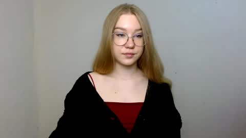 Abby Lovense is active online show from April 26, 11:19 am