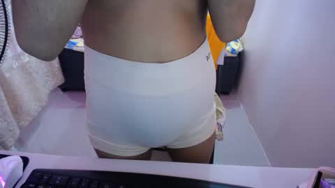 abbywinter18 online show from September 30, 12:38 am