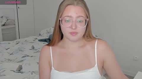 Abby    Stream at Sat  Sun  Mon  Fri online show from October 25, 2:25 pm