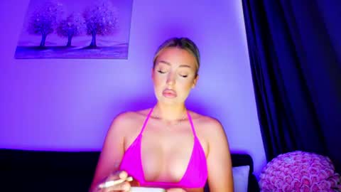 abella_soleill online show from July 3, 6:41 am