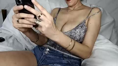 abril2026 online show from February 15, 5:12 pm