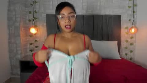 abrilsantana_ online show from November 14, 4:23 am