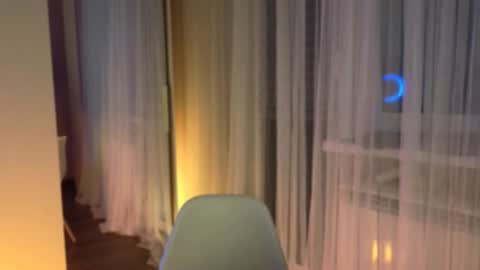 my inst   love inside 17 online show from November 3, 2:04 am