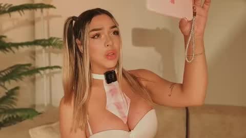 A D D I S O N  online show from October 9, 11:09 pm