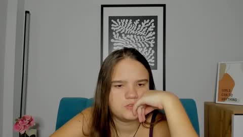 adelecruzz online show from November 5, 8:08 am