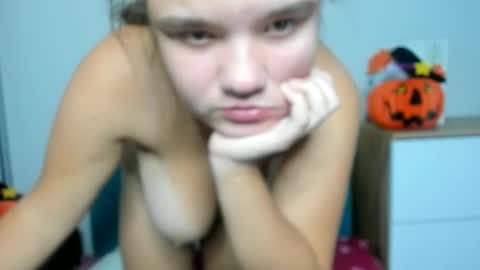 adelecruzz online show from October 23, 7:14 am