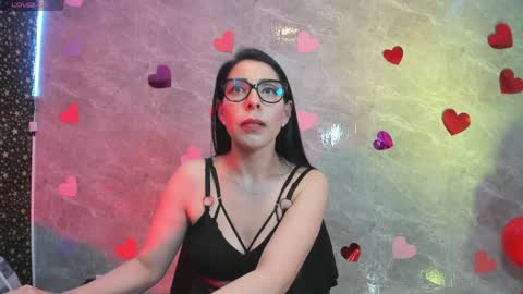 Adellelennoxx online show from June 2, 8:48 am