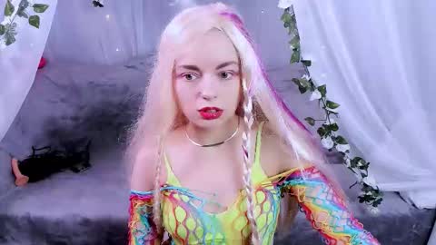 Liza online show from February 5, 3:59 pm