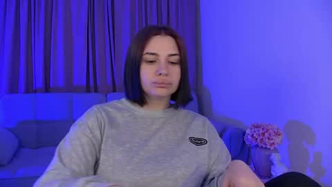 AdrianaTores online show from June 2, 7:15 pm