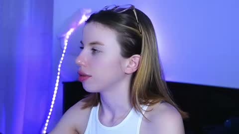 Aelia online show from April 15, 5:13 pm