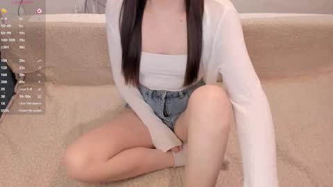 Emi online show from December 17, 9:02 am