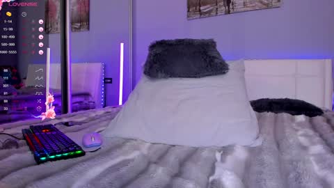 affroditta online show from February 1, 4:50 pm