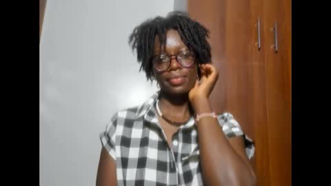 Leah online show from December 31, 9:17 pm