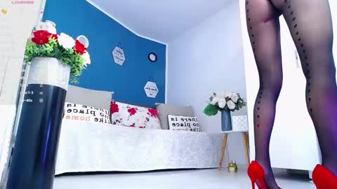 Amalia online show from November 10, 2:23 pm