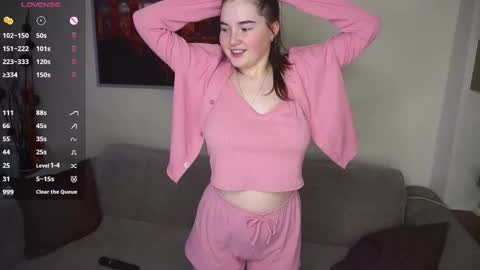 Lana  1800 - 0330 UTC   Mia 0700- 1630 UTC online show from February 27, 6:13 am