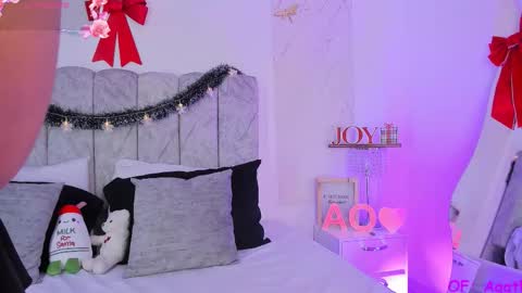 Agatha Owens online show from November 9, 1:56 am