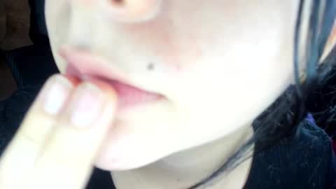  ines  online show from October 18, 2:53 pm