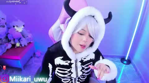 Ahri help me get to 100  online show from November 16, 5:42 am