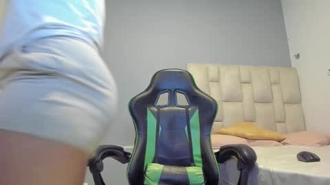 karoline  online show from February 11, 9:03 pm