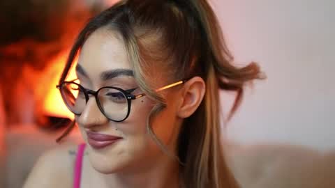  Aileen  online show from April 13, 9:04 pm