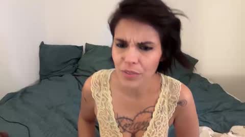 123 online show from October 25, 9:43 pm